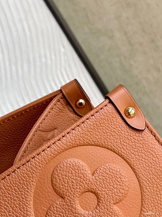 WIS LOUIS ONTHEGO GM VUITTON 1107